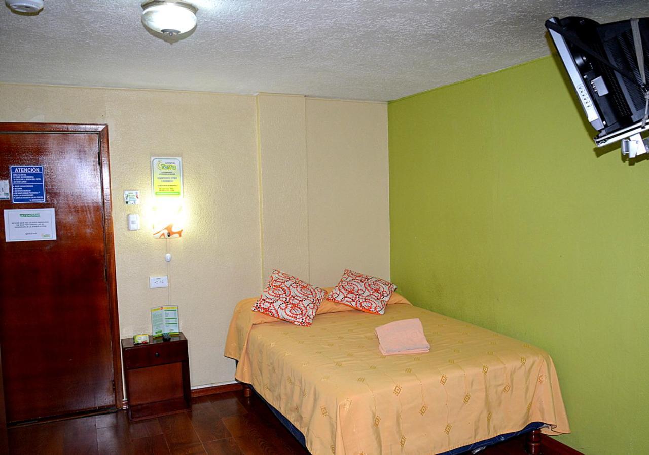 Hostal Terra 2 - El Condado Кито Экстерьер фото