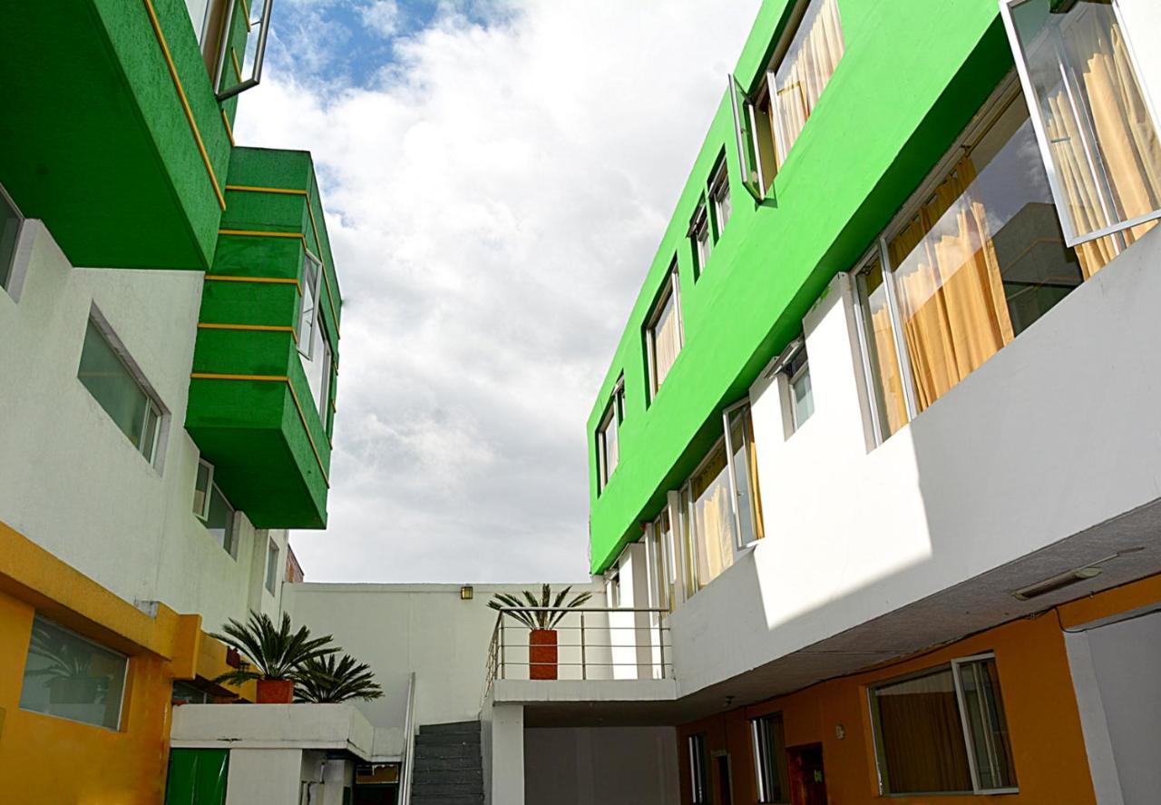 Hostal Terra 2 - El Condado Кито Экстерьер фото