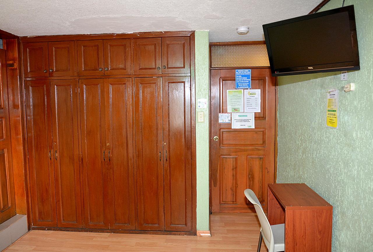 Hostal Terra 2 - El Condado Кито Экстерьер фото