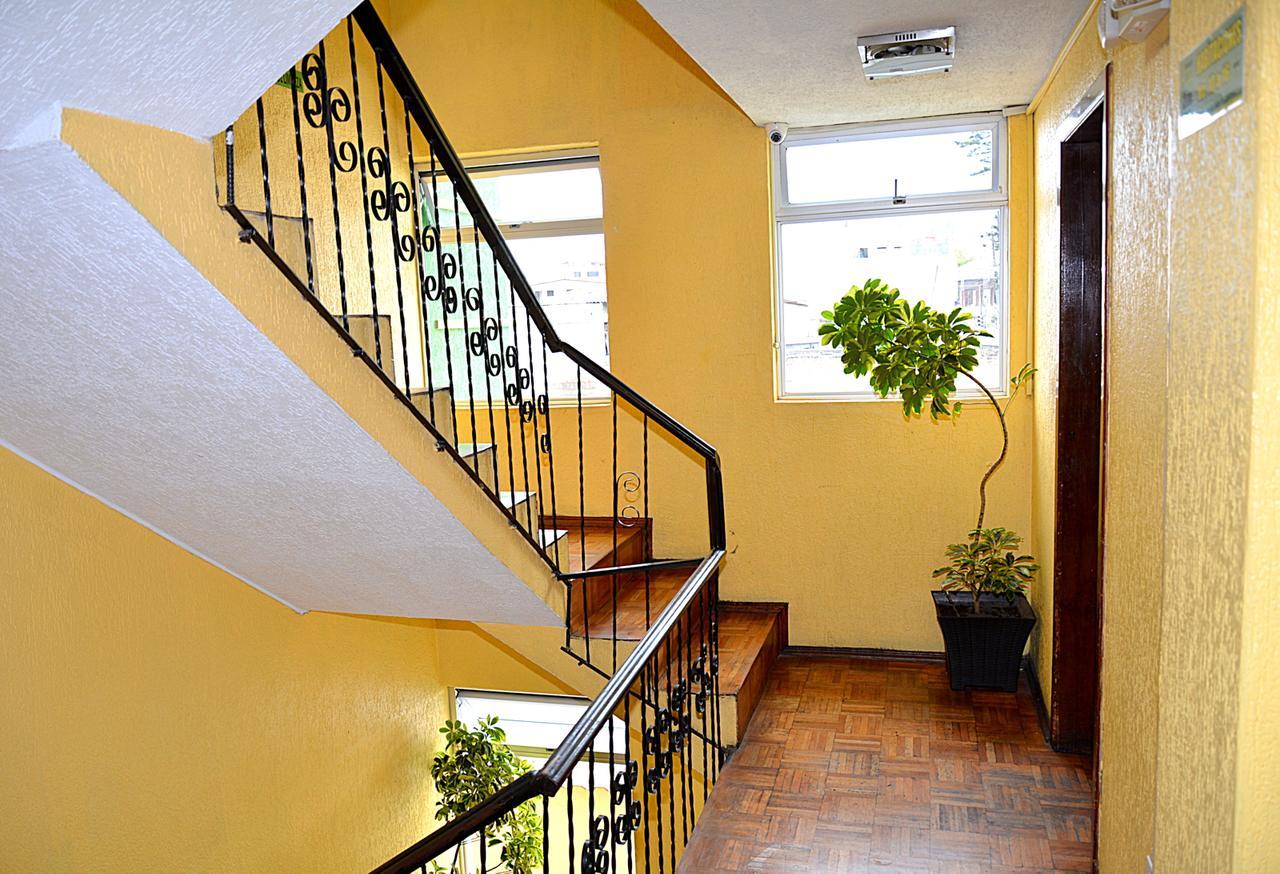 Hostal Terra 2 - El Condado Кито Экстерьер фото